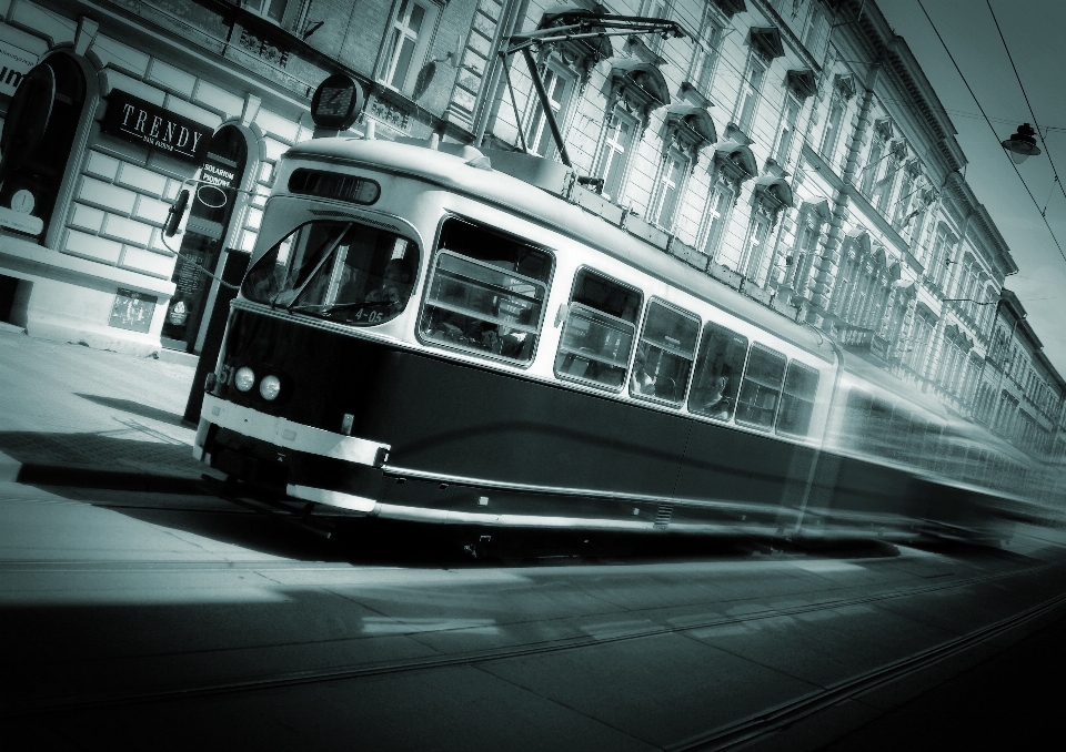 Siyah ve beyaz
 tren tramvay ulaşım