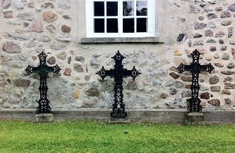 Window wall statue church Photo