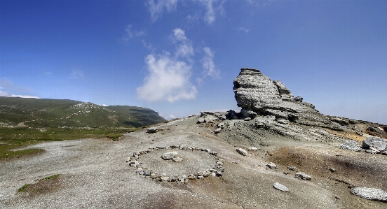 風景 rock 荒野
 ウォーキング 写真