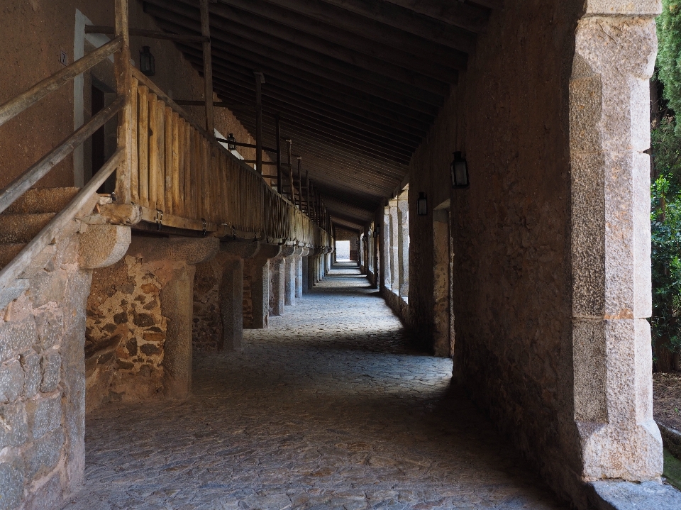 Bois bâtiment ruelle mur