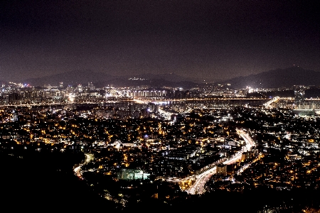 Foto Cakrawala kaki langit malam kota