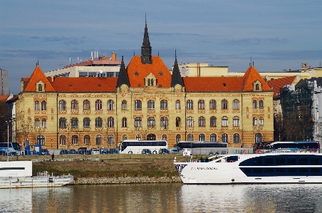 Sea boat town palace Photo