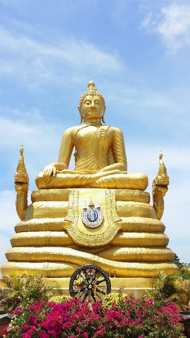 Monument asiatisch statue wahrzeichen