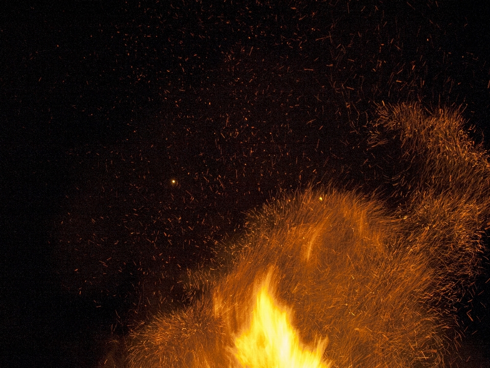 Nuit lumière du soleil flamme feu