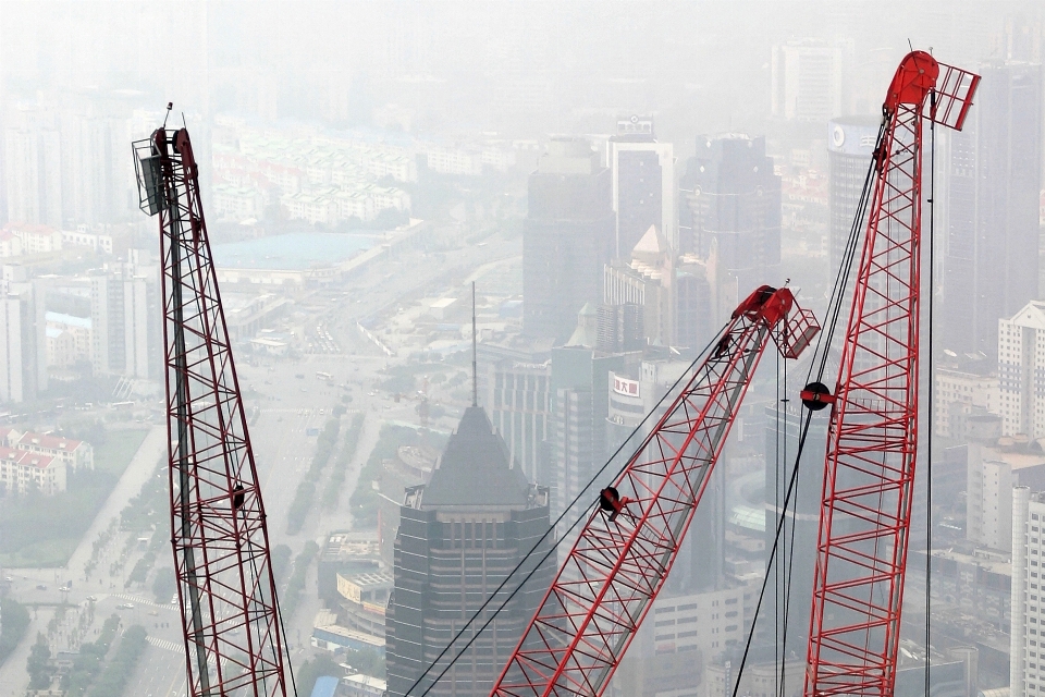 Salju arsitektur menjembatani kaki langit