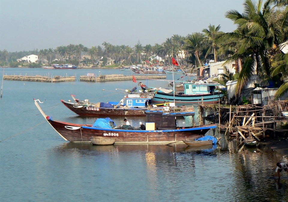 Laut pesisir dock kapal