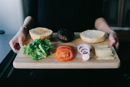 人 レストラン 皿 食事 写真