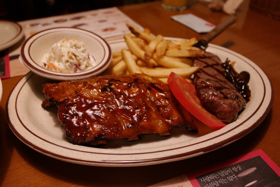 Restoran piring makanan daging