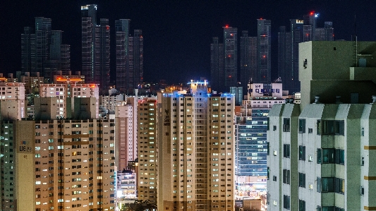 建築 構造 スカイライン 夜 写真