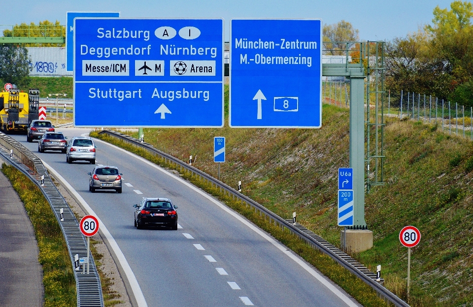 Straße verkehr autobahn werbung