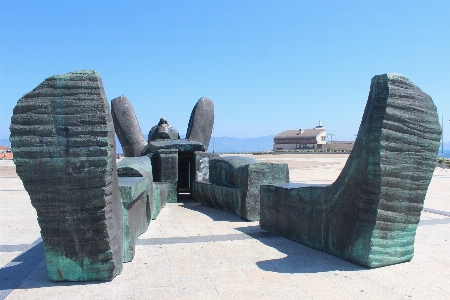 Rock structure monument statue Photo