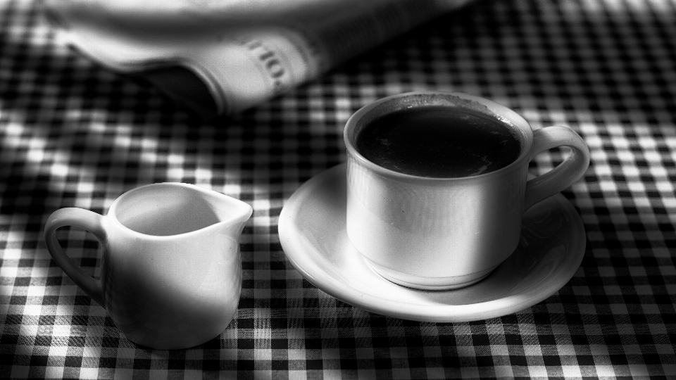 Café en blanco y negro
 taza sombra