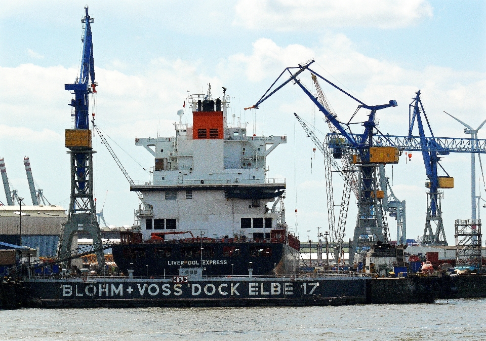 Bateau transport réparation véhicule