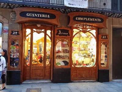 Foto Restaurante comercio barcelona escena de la calle
