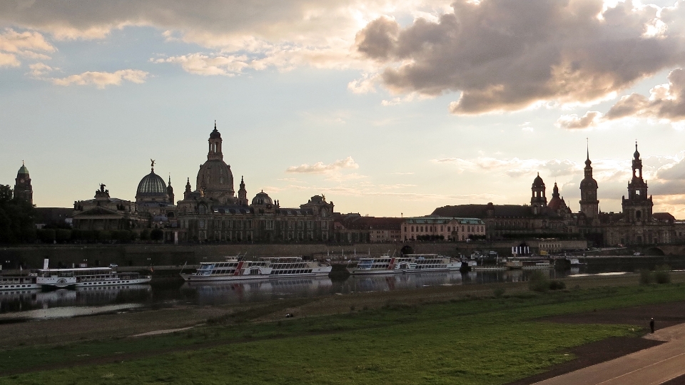 Horizont silhouette wolke die architektur