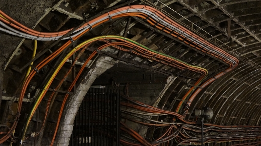 Foto Estructura ferrocarril tráfico túnel