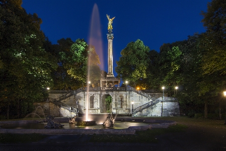 Night monument evening park Photo