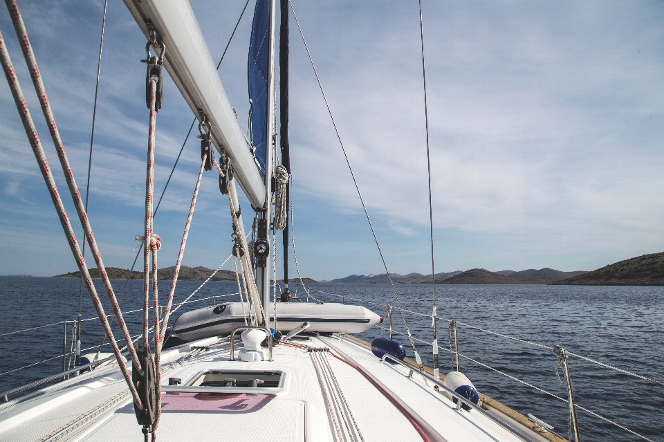 Céu barco enviar veículo