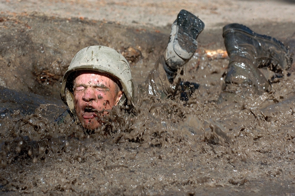 Homme eau personnes militaire