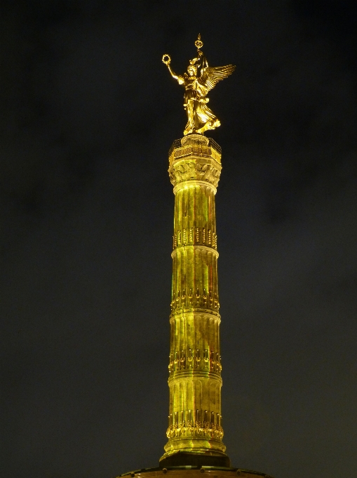 Noche edificio monumento estatua