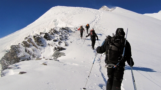 Foto Lanskap alam gunung salju