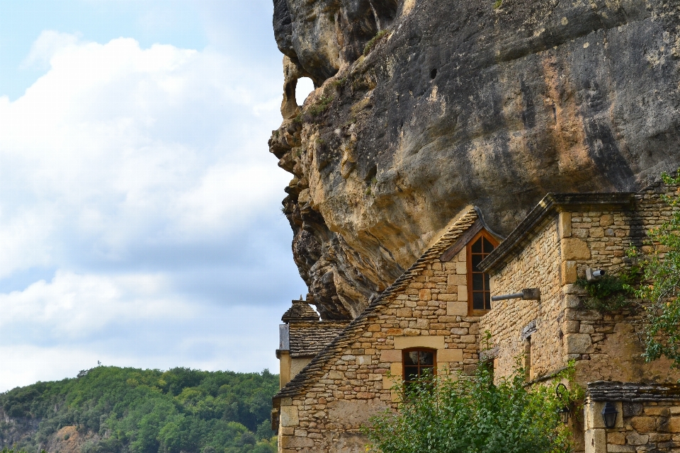 Rock house adventure wall