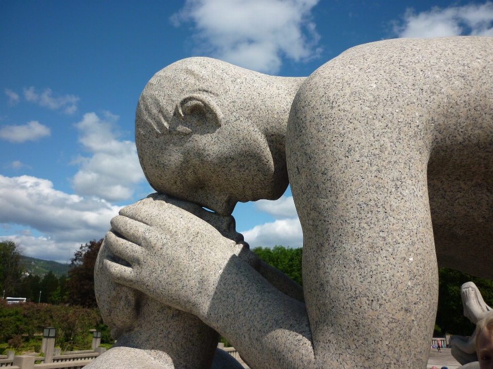 Rock monument statue éléphant