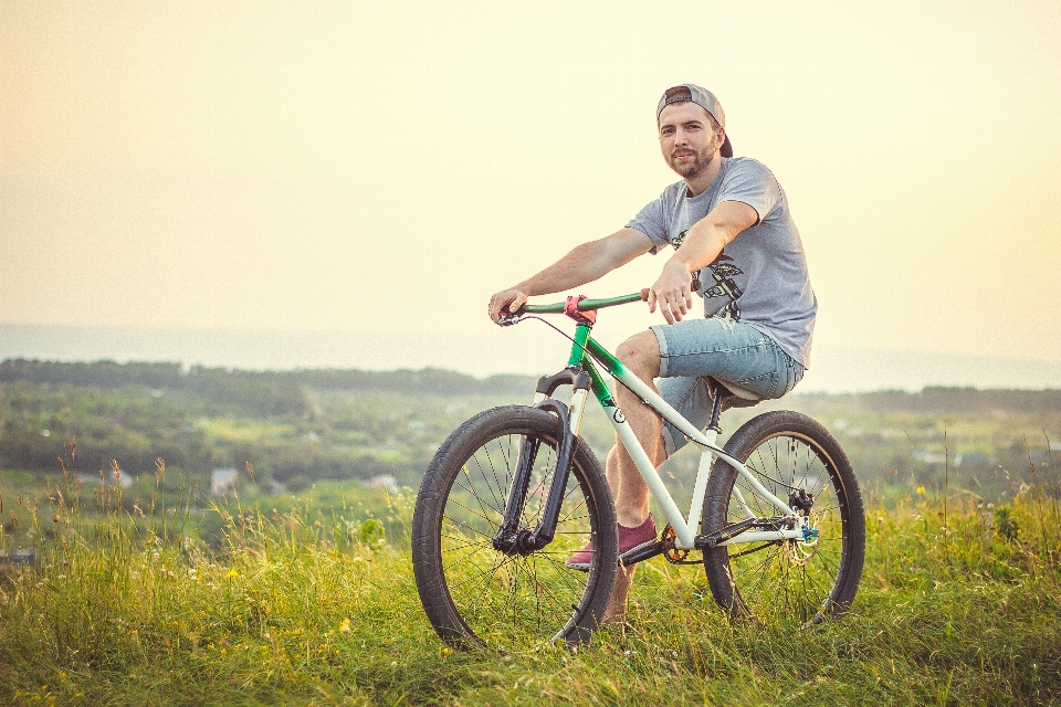 Natur feld fahrrad radfahrer
