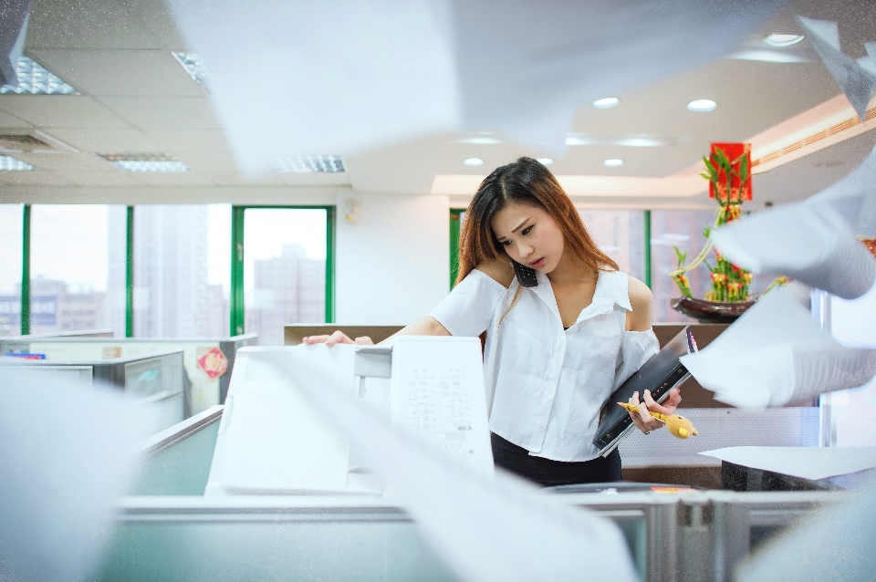 Person beschäftigt büro fachmann