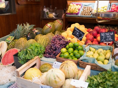 Fruit city food vendor Photo