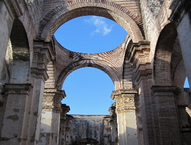 Foto Architettura edificio arco punto di riferimento