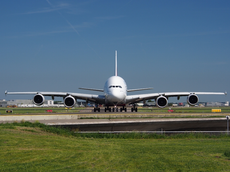 날개 기술 공항 비행기