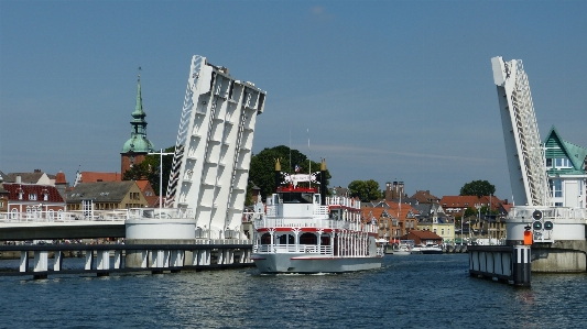 海 水 dock 空 写真