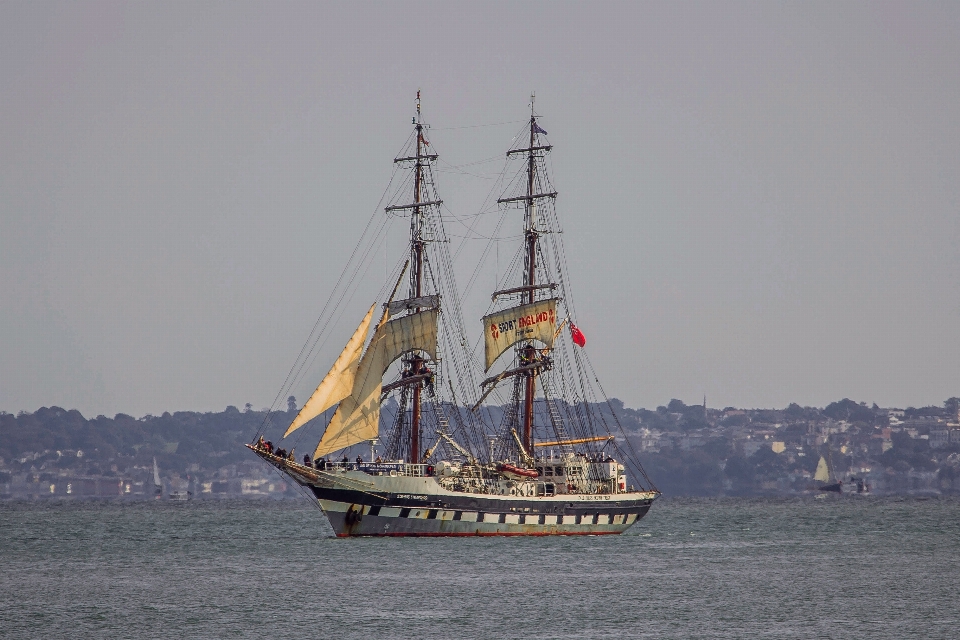 Mar barco cais enviar