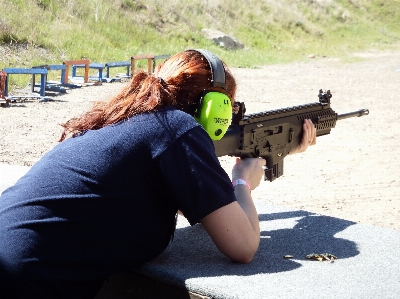 アウトドア 女の子 女性 兵隊 写真