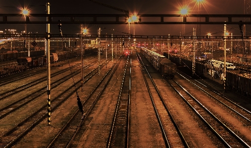 Foto Acompanhar estrada de ferro noite vagão