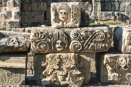 Rock structure monument statue Photo