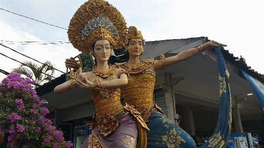 Foto Rakyat monumen patung karnaval