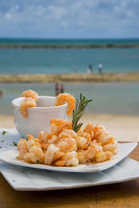 Spiaggia piatto pasto cibo