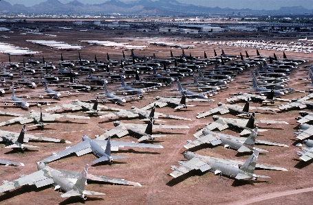 荒野 軍隊 車両 航空 写真