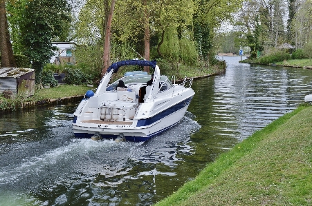 Photo Bateau rivière canal
 véhicule