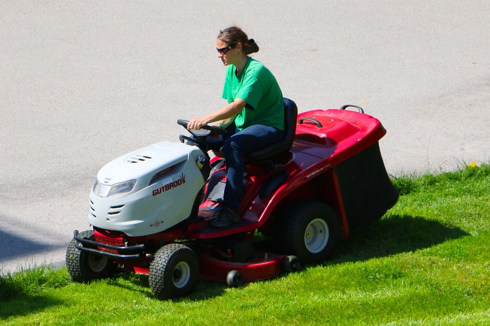 Lawn tool green vehicle