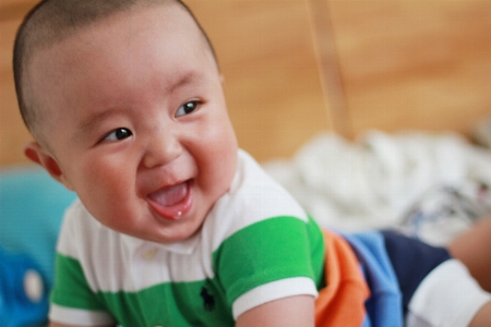 人 遊ぶ かわいい 子供 写真