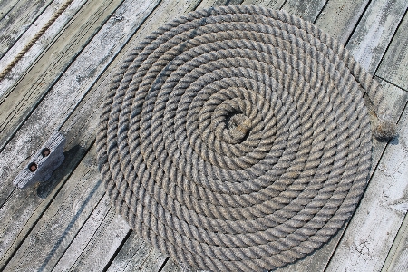 Rope wing wood boat Photo