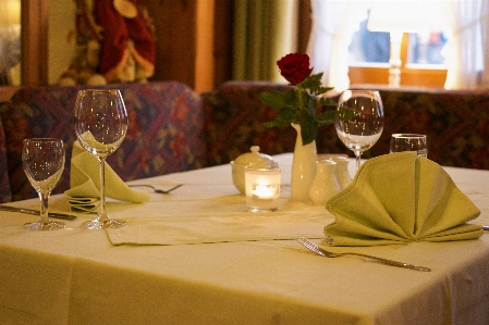 Table cutlery board restaurant Photo