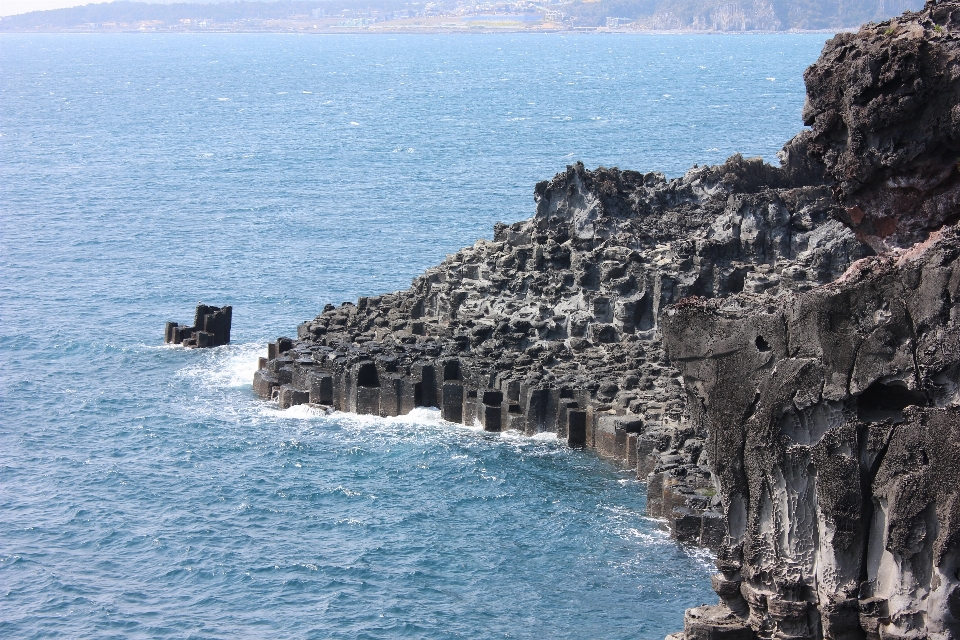 Paisaje mar costa rock