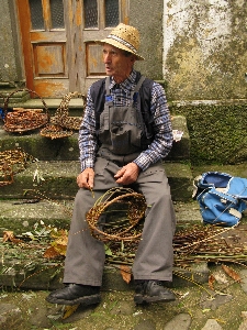 Person toskana lucca
 handwerker von körben
 Foto