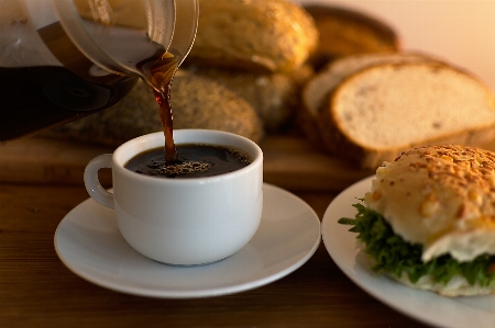 Foto Kopi cangkir piring makanan