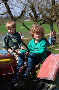 People tractor play young Photo