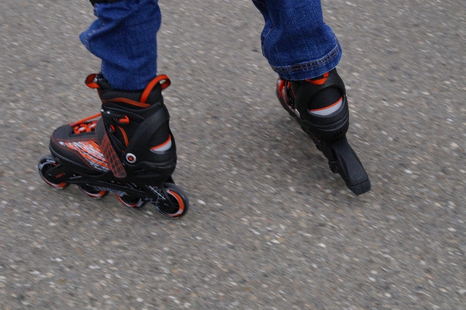 Shoe road sport play